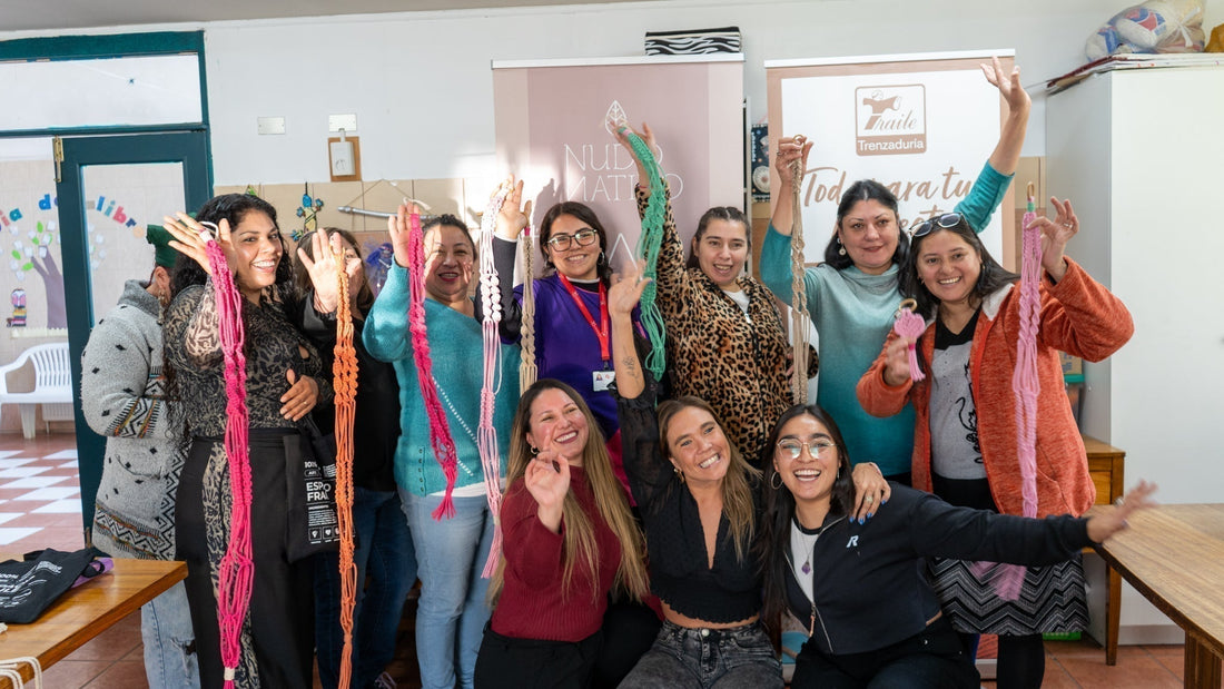 Taller de macramé con NudoNativo en Casa Abierta de COANIQUEM. Foto: https://www.instagram.com/teamgaffer